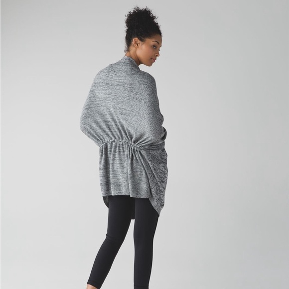 Lululemon Breeze Easy Wrap Heathered Light Grey - Picture 1 of 9